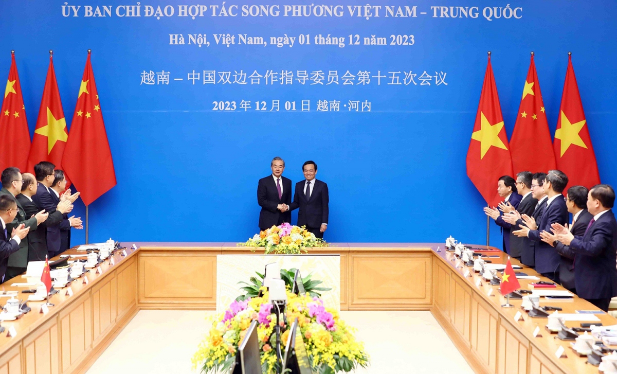 Vietnam and China to develop economic, trade, investment ties steadily
